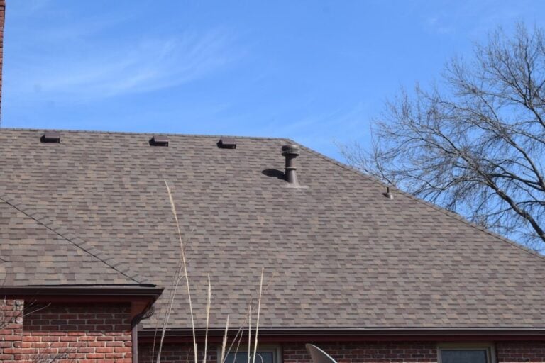 roof with vent