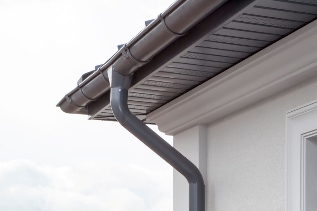 seamless gutters vs traditional