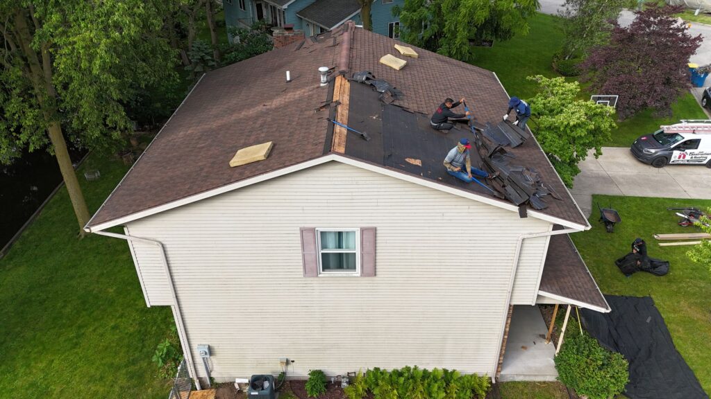 onewayroofing brown shingles roof installation team job (1)